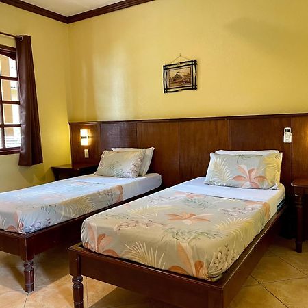 מואלבואל Tipolo Beach Resort מראה חיצוני תמונה